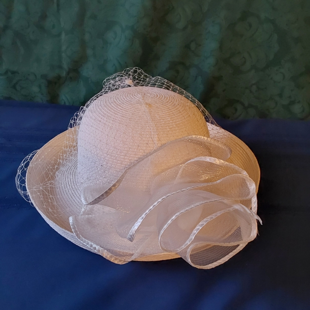Vintage Cappelli Straworld Inc White Wide Brim Flower, Veil, Church Hat Cocktail